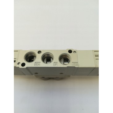 Zawór elektromagnetyczny SMC SY5320-5LOZ-C8-Q 24V