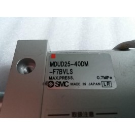 Siłownik SMC MDUD25-40DM-F7BVLS tłok 25 skok m40mm